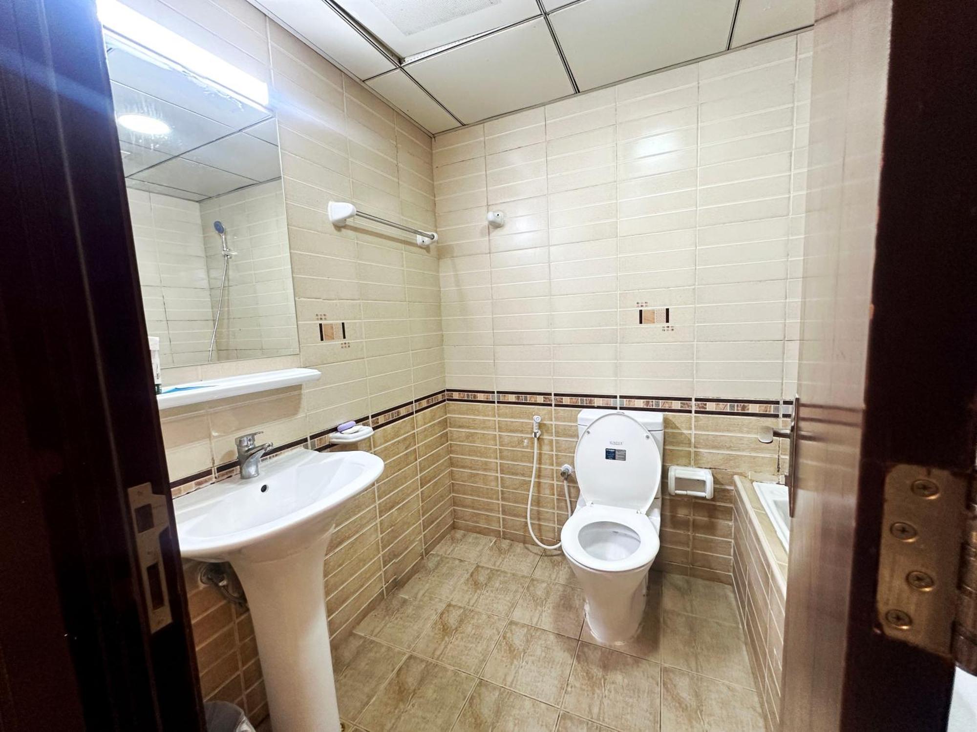Quiet Partition Room In Tecom Barsha Heights Dubai Exterior photo