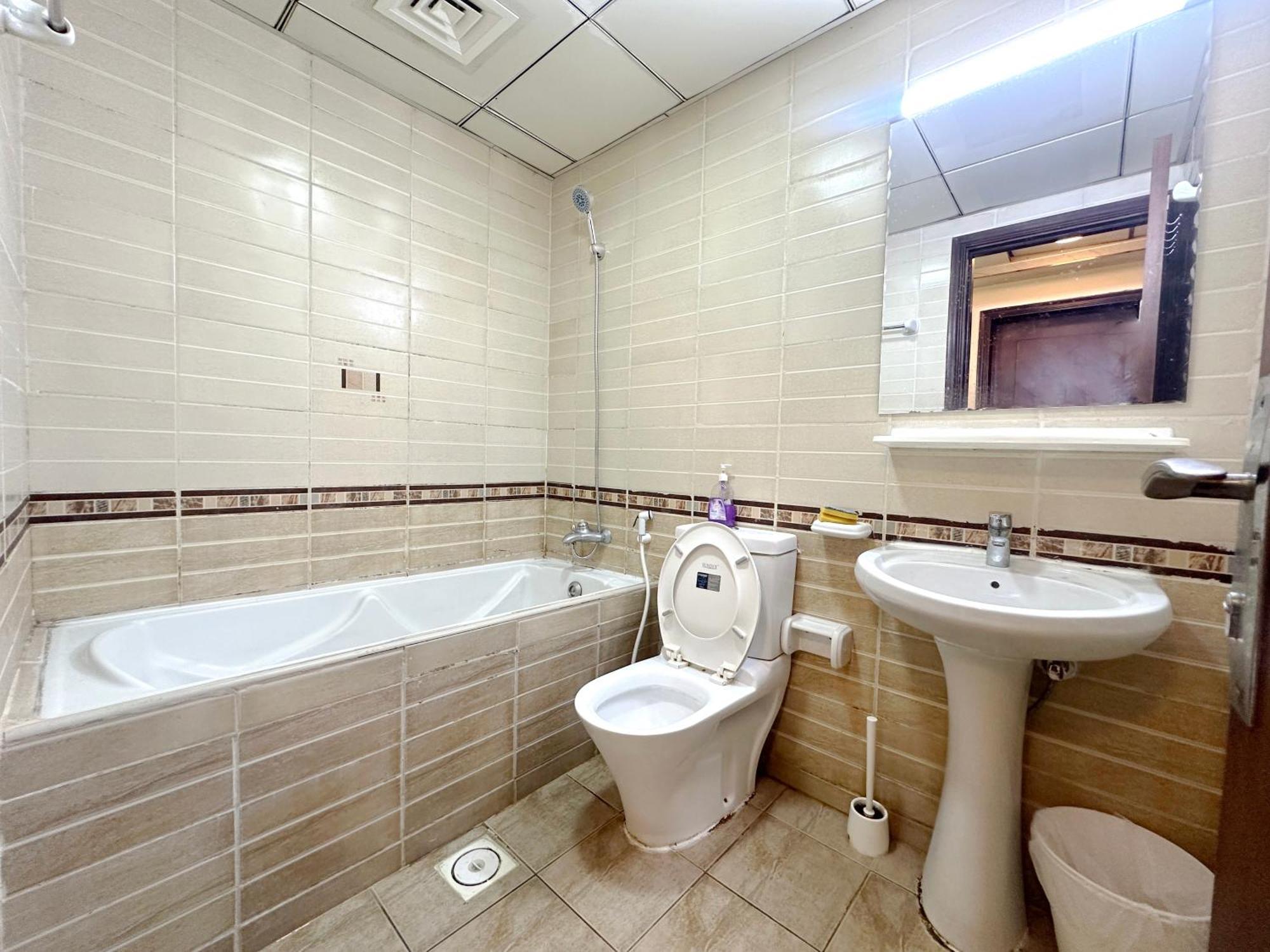 Quiet Partition Room In Tecom Barsha Heights Dubai Exterior photo