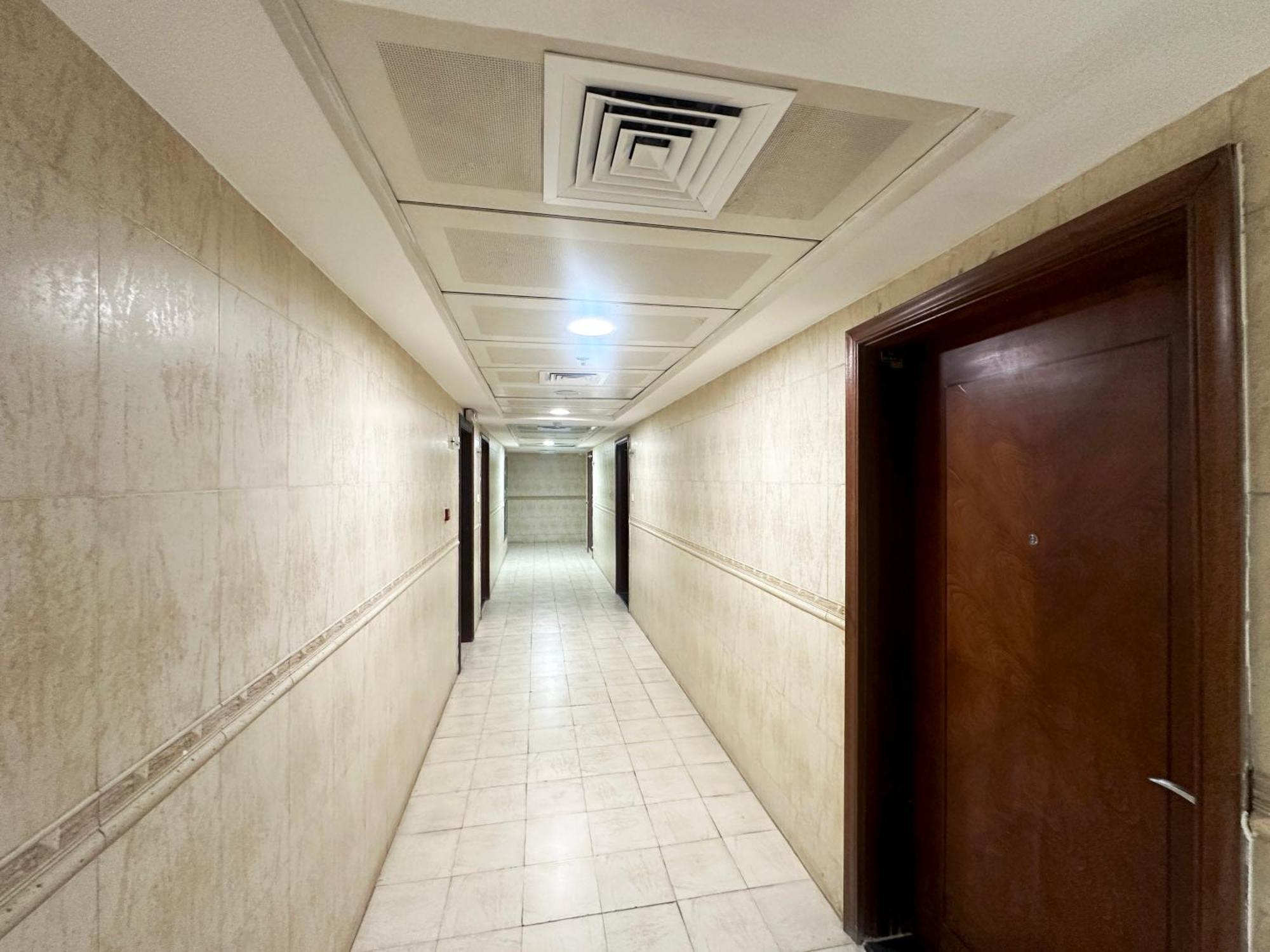Quiet Partition Room In Tecom Barsha Heights Dubai Exterior photo